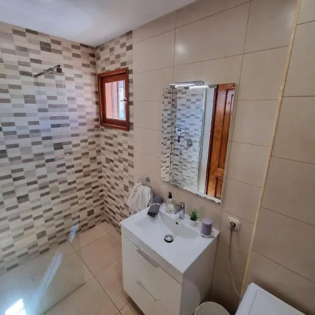 Apartment Casa Playa Del Duque 2 In 1st Sea Line Directly At The Beach, Heated Pool, Wifi *